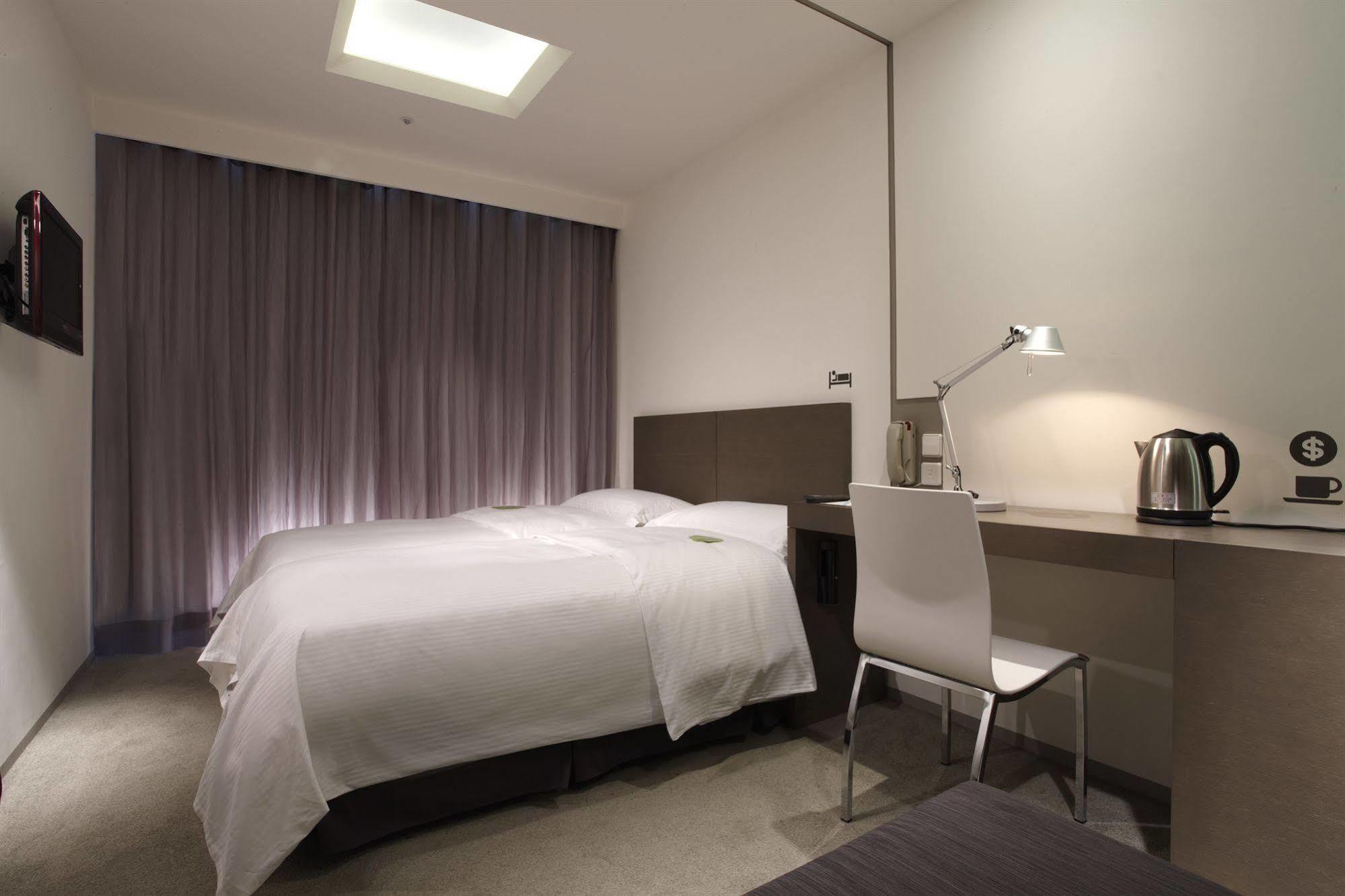 Just Sleep - Lin Sen Hotel Đài Bắc Ngoại thất bức ảnh